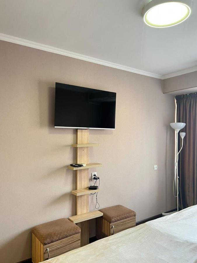Seven Hotel Bishkek Exterior foto