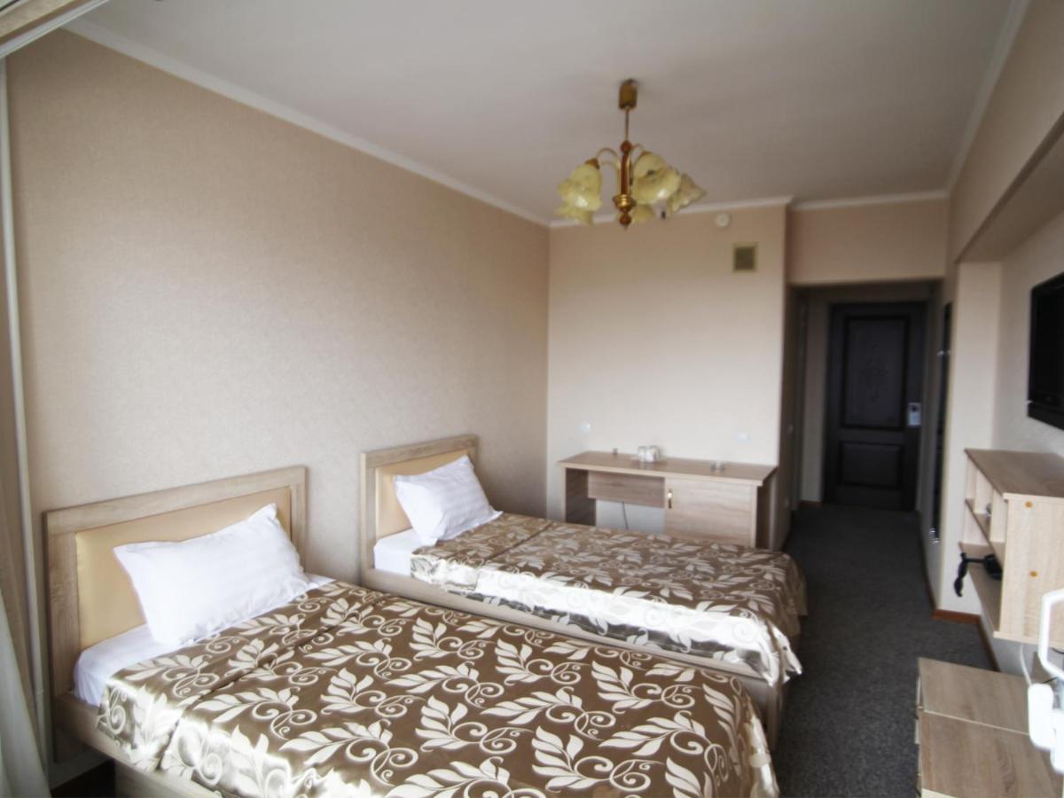 Seven Hotel Bishkek Exterior foto