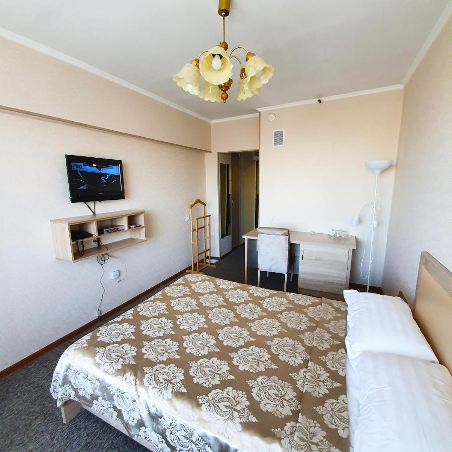 Seven Hotel Bishkek Exterior foto
